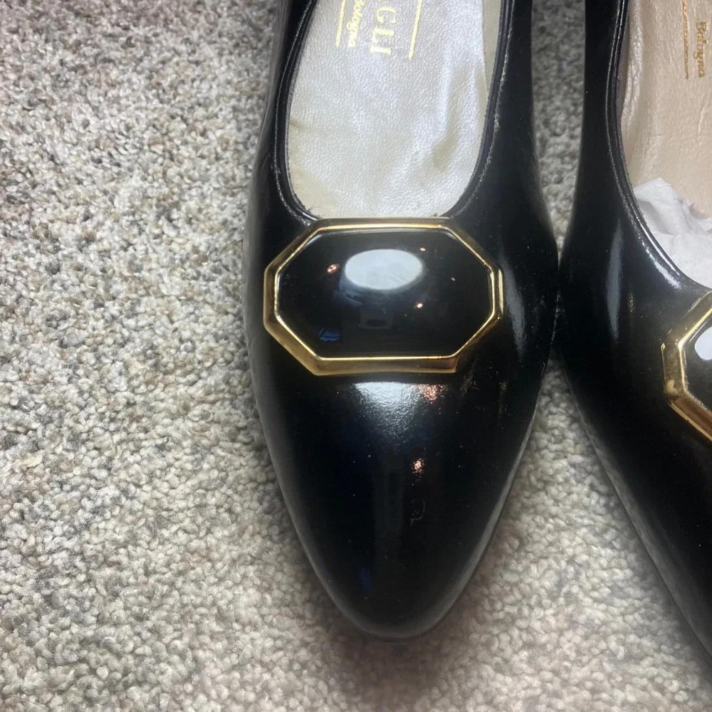 Bruno Magli‎ Black Patent Leather Pumps Kitten Heel Made in Italy 8.5 AA Narrow
